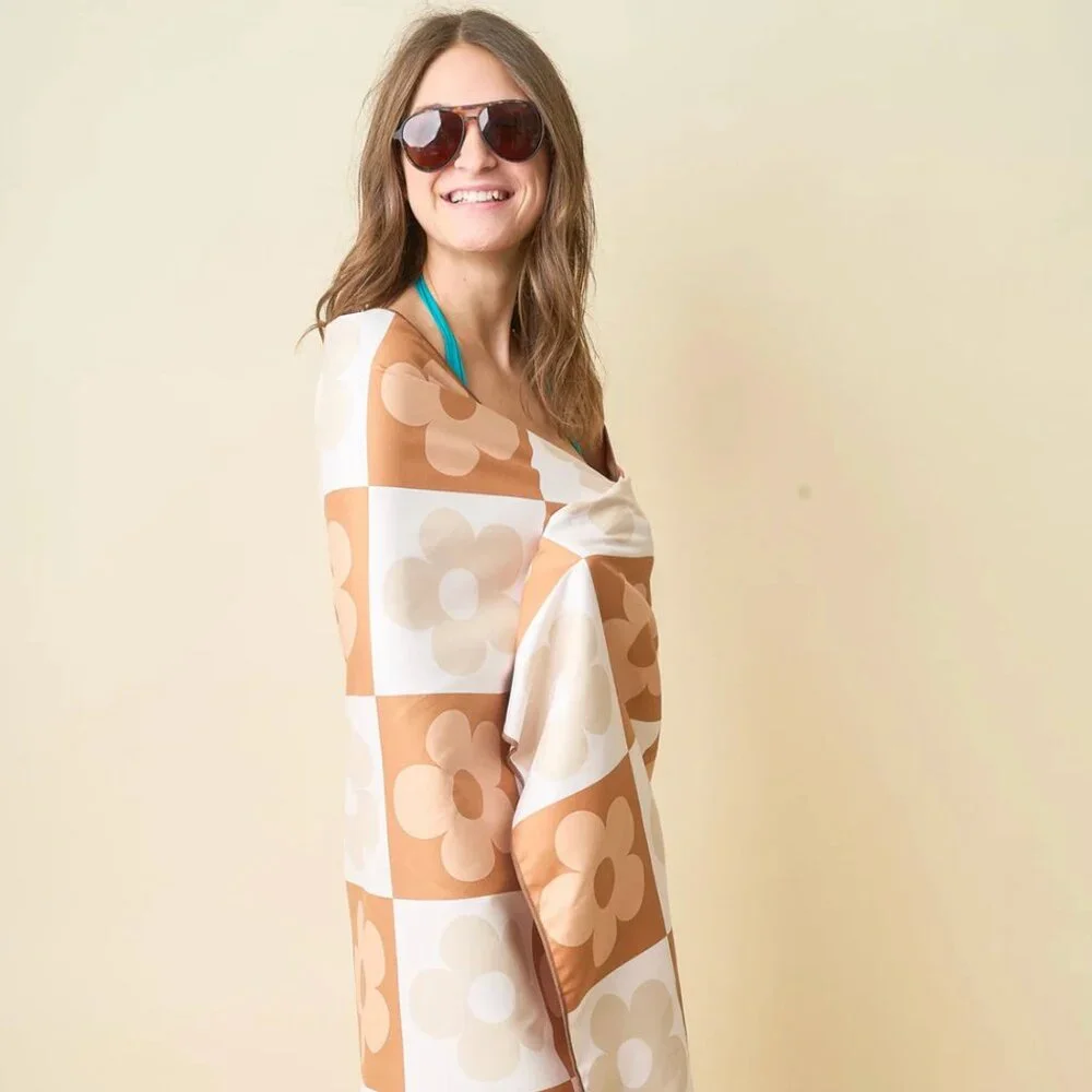 Flower Check Brown Quick-Dry Beach Towel